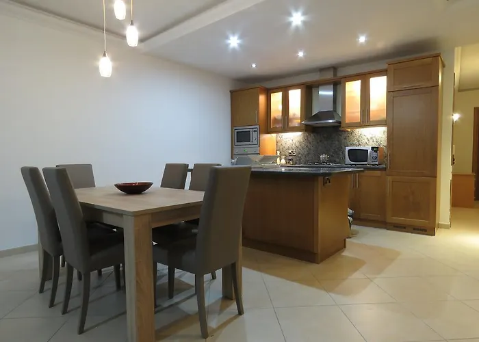 Seaview Apartment In Saint Thomas Bay